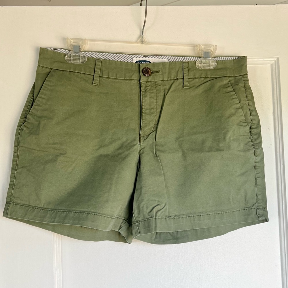 Old Navy Women’s Olive Everyday Short Size 8